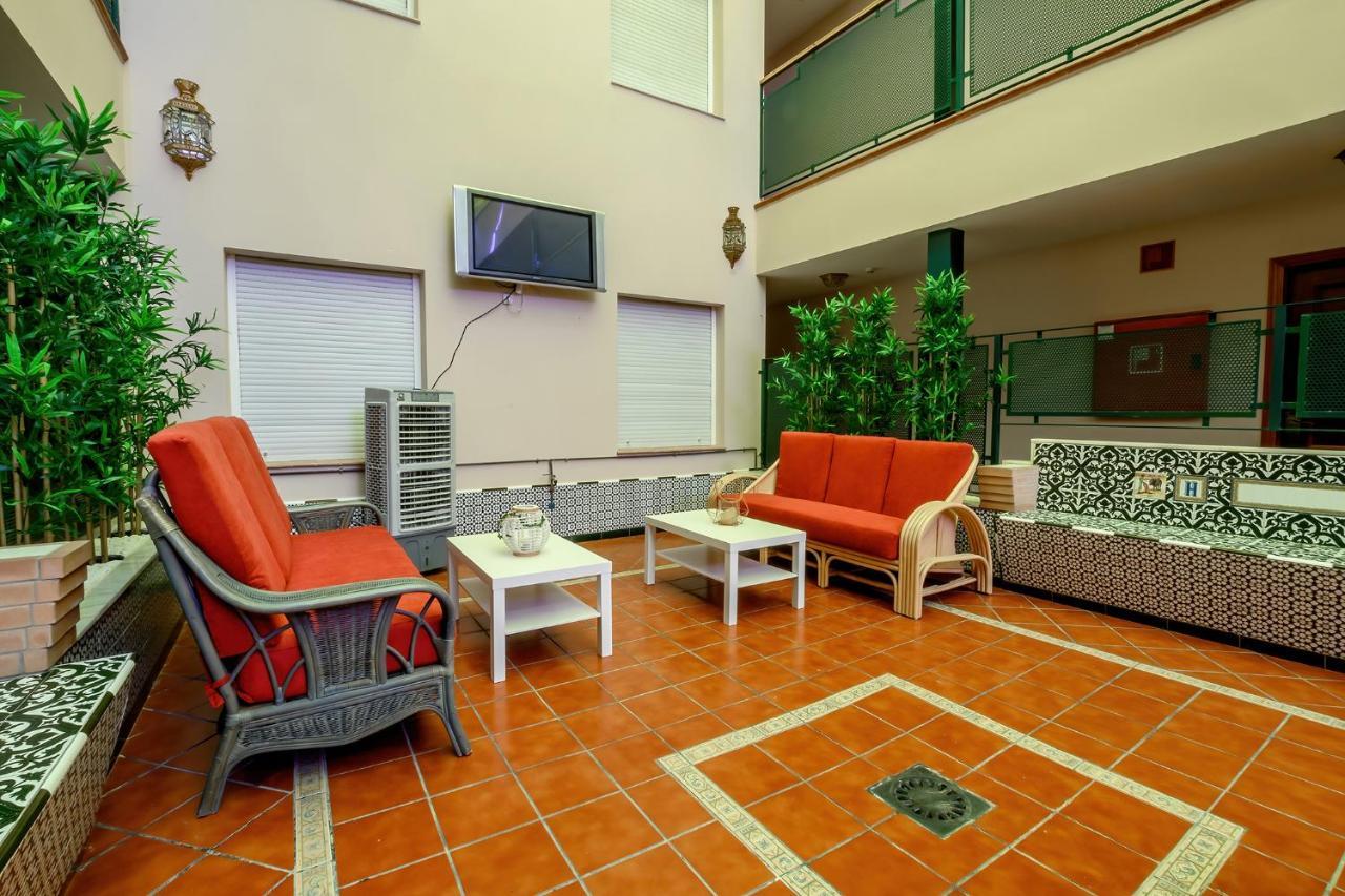 Hotel H28 카마스 외부 사진